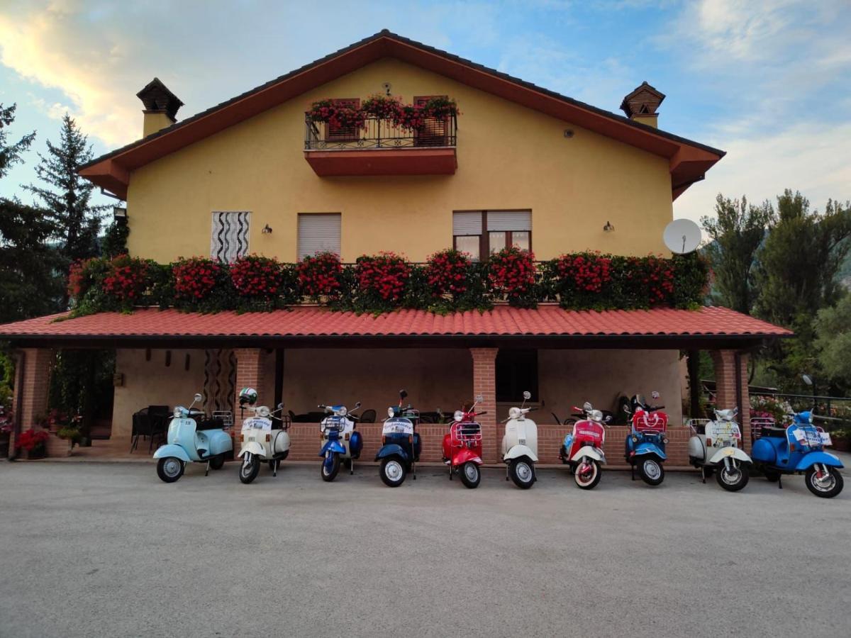 Cagnano Amiterno Le Stanze Di Bacco 빌라 외부 사진