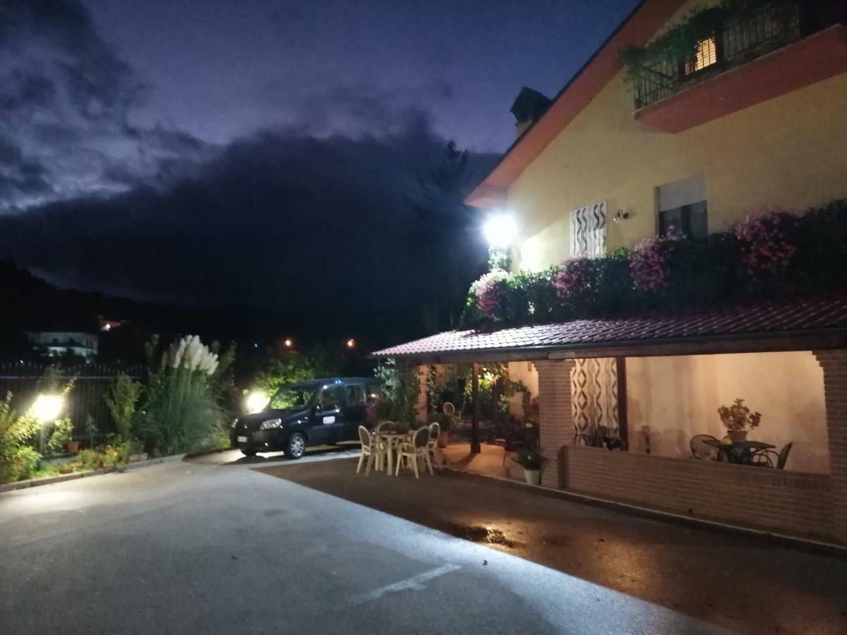 Cagnano Amiterno Le Stanze Di Bacco 빌라 외부 사진