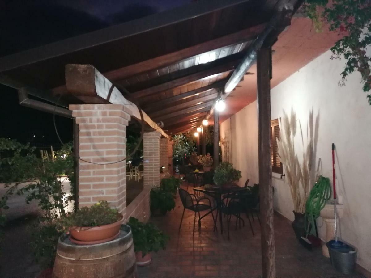 Cagnano Amiterno Le Stanze Di Bacco 빌라 외부 사진